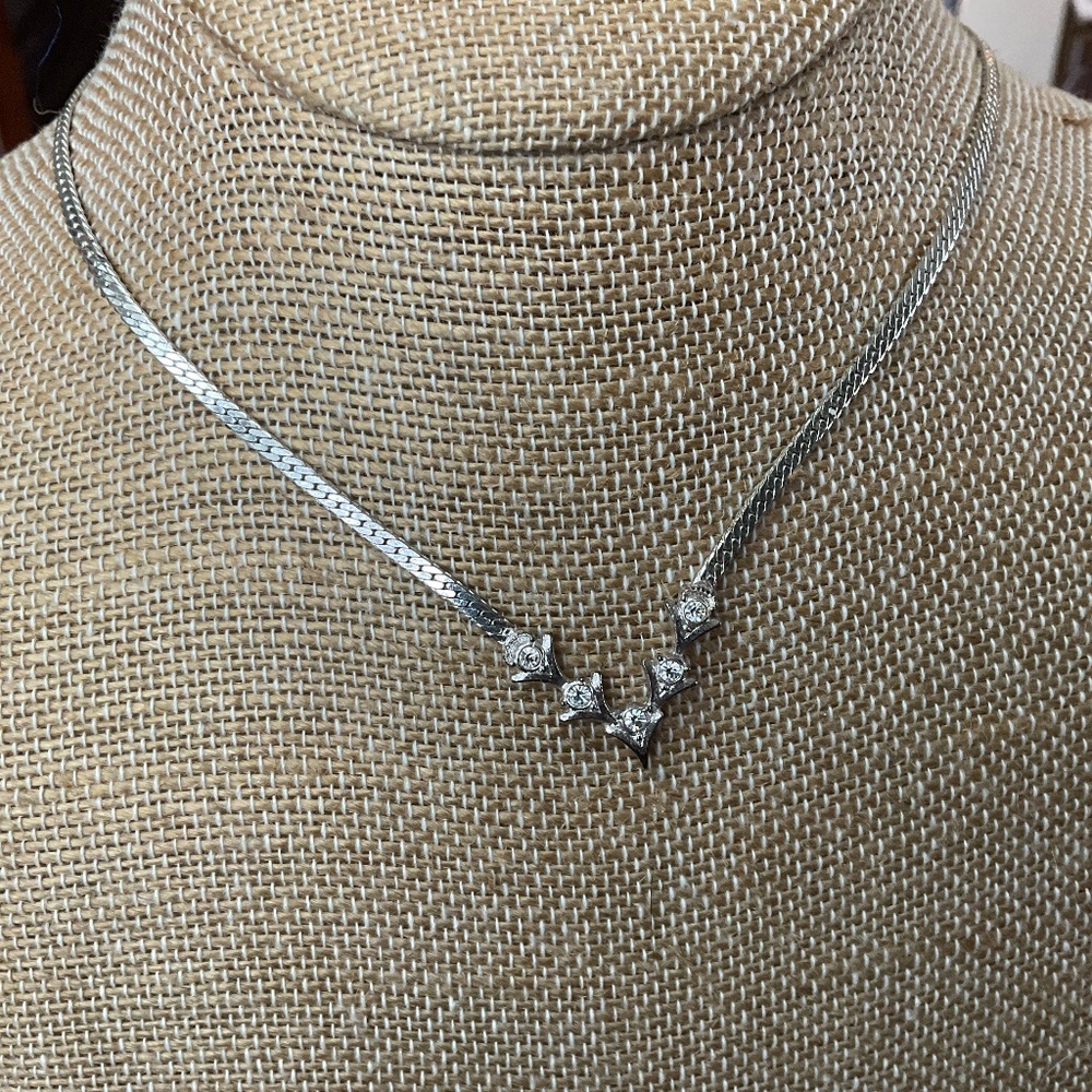 Avon vintage chevron necklace
